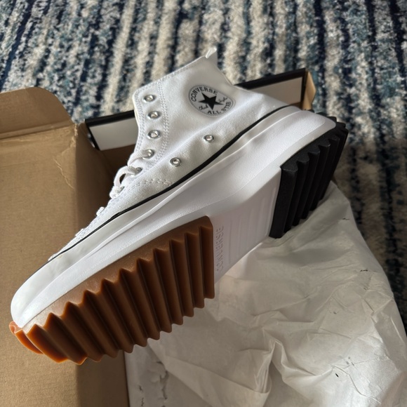 CONVERSE Run Star Hike High Top Platform Shoes - Picture 2 of 5
